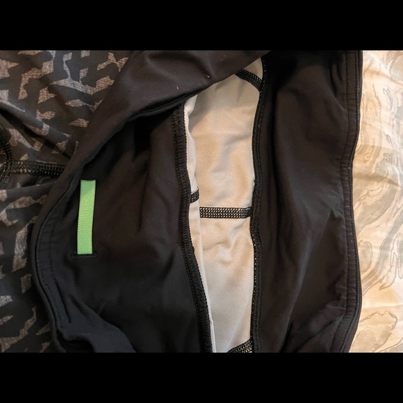 Lululemon crop leggings!!! - Picture 2 of 5